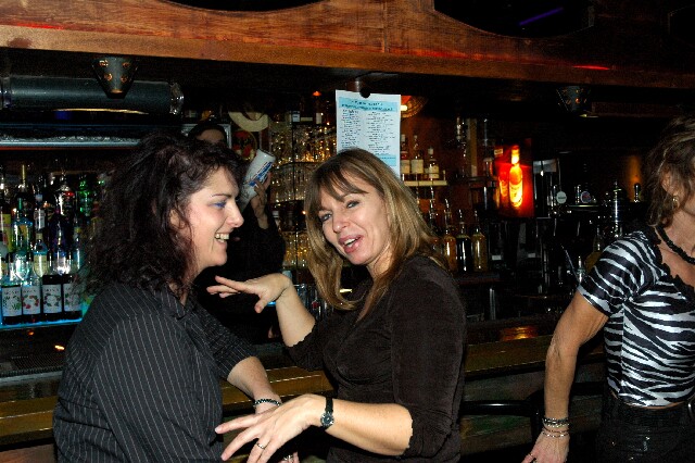min 2005 12 18 sharkys 083